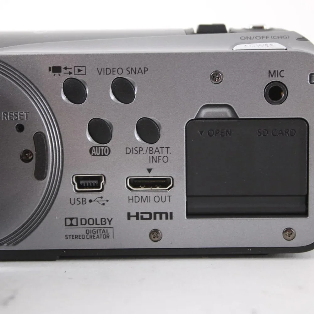 Canon Vixia HF Video Camcorder R200 DC 3.7V HD 28X Zoom W/ Accessories Camcorder